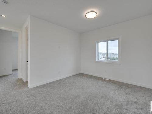 8 Prescott Boulevard, Spruce Grove, AB - Indoor Photo Showing Other Room