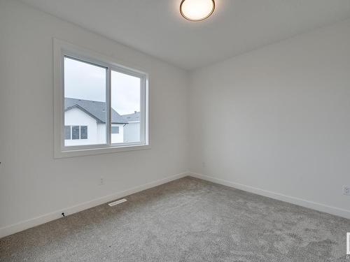 8 Prescott Boulevard, Spruce Grove, AB - Indoor Photo Showing Other Room