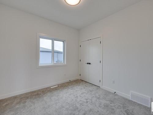 8 Prescott Boulevard, Spruce Grove, AB - Indoor Photo Showing Other Room