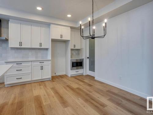 11 Resplendent Way, St. Albert, AB - Indoor Photo Showing Kitchen