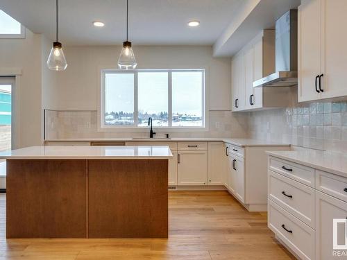 11 Resplendent Way, St. Albert, AB - Indoor Photo Showing Kitchen