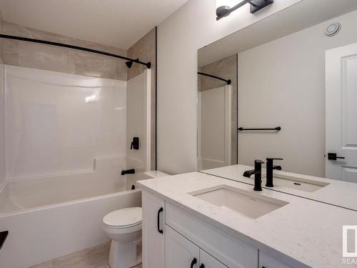 11 Resplendent Way, St. Albert, AB - Indoor Photo Showing Bathroom