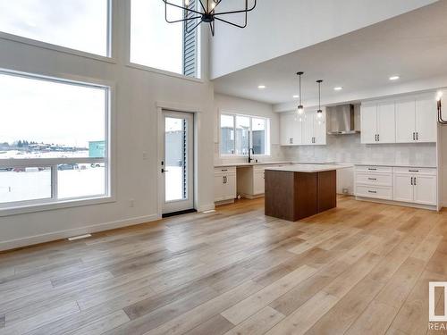 11 Resplendent Way, St. Albert, AB - Indoor Photo Showing Kitchen