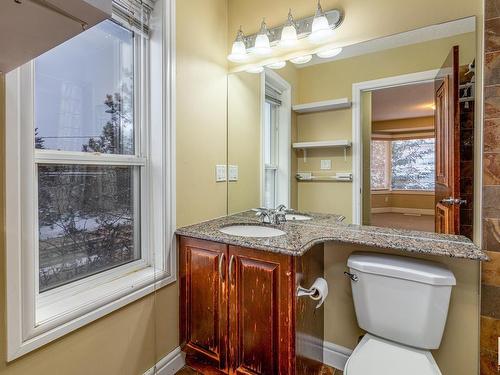 10903 81 Avenue, Edmonton, AB - Indoor Photo Showing Bathroom