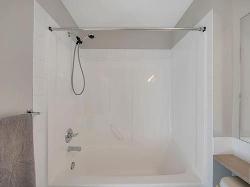 2317 9357 Simpson Drive, Edmonton, AB - Indoor Photo Showing Bathroom