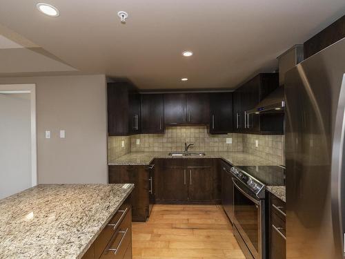 901 6608 28 Avenue, Edmonton, AB - Indoor Photo Showing Kitchen With Stainless Steel Kitchen With Upgraded Kitchen