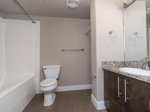 901 6608 28 Avenue, Edmonton, AB - Indoor Photo Showing Bathroom