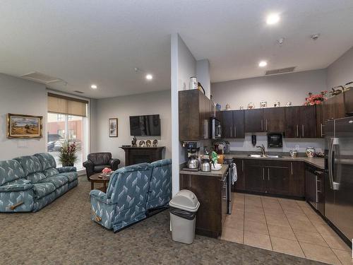 901 6608 28 Avenue, Edmonton, AB - Indoor Photo Showing Living Room