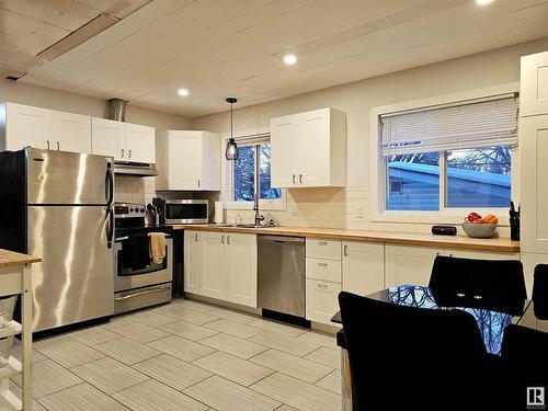 46 Garden Crescent, St. Albert, AB - Indoor Photo Showing Kitchen With Double Sink