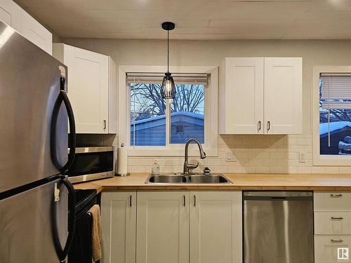 46 Garden Crescent, St. Albert, AB - Indoor Photo Showing Kitchen With Double Sink