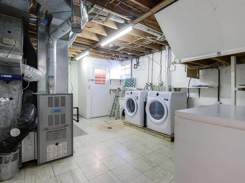 13515 93 Street, Edmonton, AB - Indoor Photo Showing Laundry Room