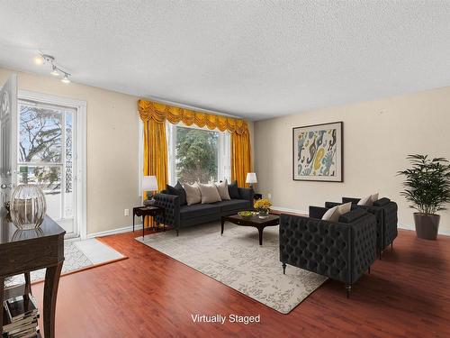 13515 93 Street, Edmonton, AB - Indoor Photo Showing Living Room