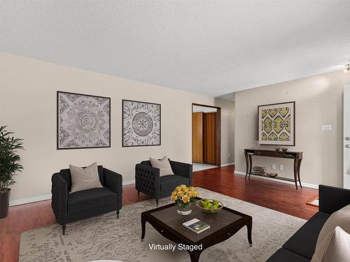 13515 93 Street, Edmonton, AB - Indoor Photo Showing Living Room