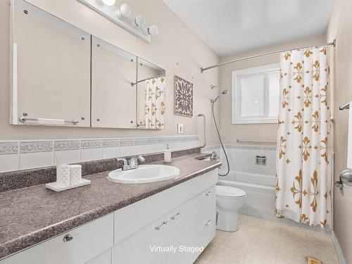 13515 93 Street, Edmonton, AB - Indoor Photo Showing Bathroom