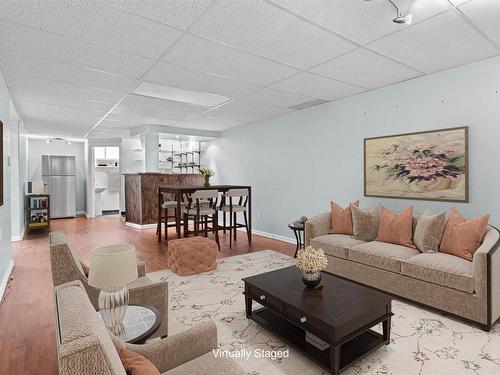 13515 93 Street, Edmonton, AB - Indoor Photo Showing Living Room