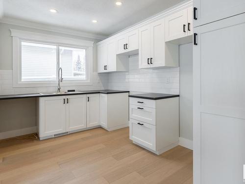 9211 99A Avenue, Morinville, AB - Indoor Photo Showing Kitchen