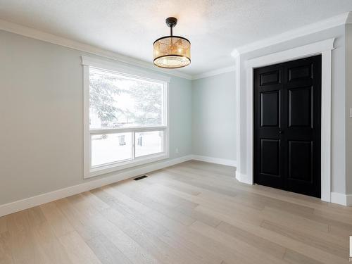 9211 99A Avenue, Morinville, AB - Indoor Photo Showing Other Room