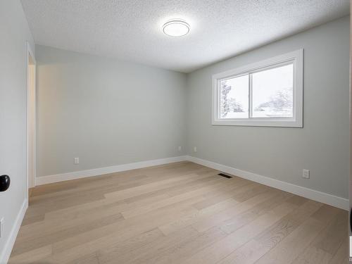 9211 99A Avenue, Morinville, AB - Indoor Photo Showing Other Room