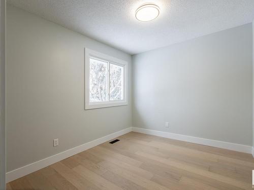 9211 99A Avenue, Morinville, AB - Indoor Photo Showing Other Room