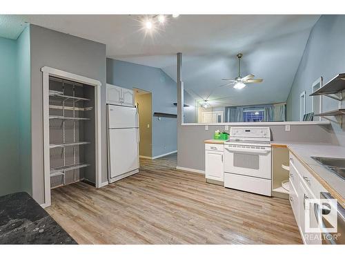 453 Garden Meadows Drive, Wetaskiwin, AB - Indoor Photo Showing Kitchen