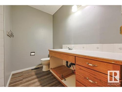 453 Garden Meadows Drive, Wetaskiwin, AB - Indoor Photo Showing Bathroom