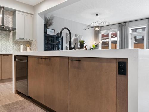 3937 3A Avenue, Edmonton, AB - Indoor Photo Showing Kitchen