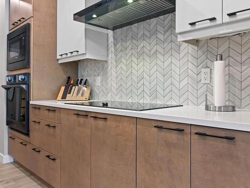 3937 3A Avenue, Edmonton, AB - Indoor Photo Showing Kitchen