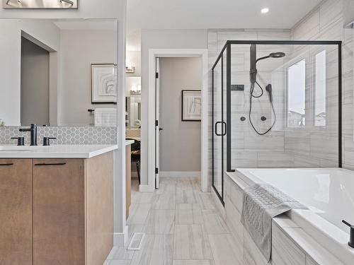 3937 3A Avenue, Edmonton, AB - Indoor Photo Showing Bathroom