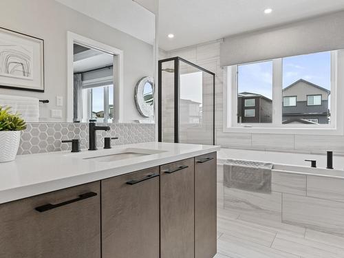 3937 3A Avenue, Edmonton, AB - Indoor Photo Showing Bathroom