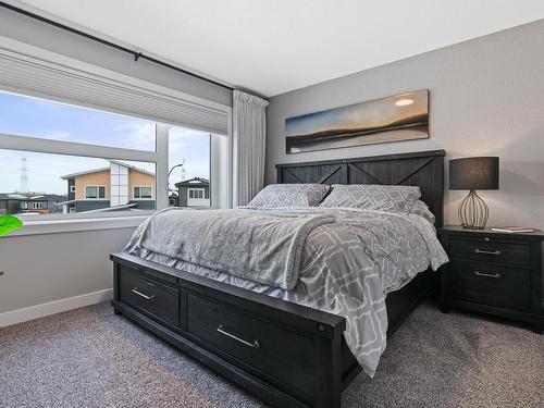 3937 3A Avenue, Edmonton, AB - Indoor Photo Showing Bedroom