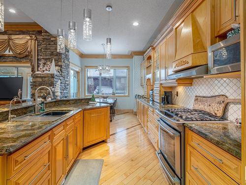 264 Kingswood Boulevard, St. Albert, AB - Indoor Photo Showing Kitchen