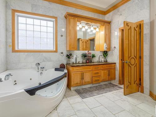 264 Kingswood Boulevard, St. Albert, AB - Indoor Photo Showing Bathroom