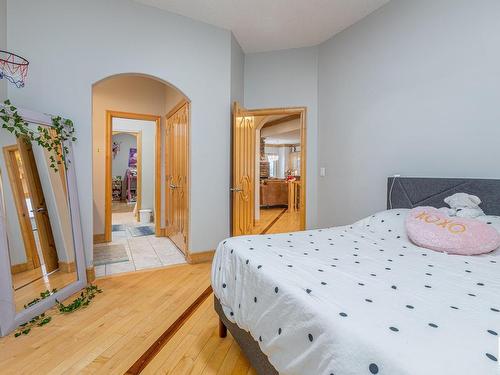 264 Kingswood Boulevard, St. Albert, AB - Indoor Photo Showing Bedroom