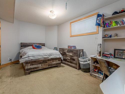 264 Kingswood Boulevard, St. Albert, AB - Indoor Photo Showing Bedroom