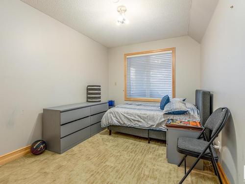 264 Kingswood Boulevard, St. Albert, AB - Indoor Photo Showing Bedroom