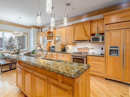 264 Kingswood Boulevard, St. Albert, AB - Indoor Photo Showing Kitchen With Upgraded Kitchen