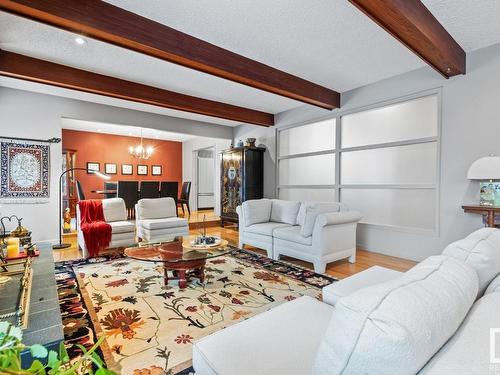 7814 Buena Vista Road, Edmonton, AB - Indoor Photo Showing Living Room