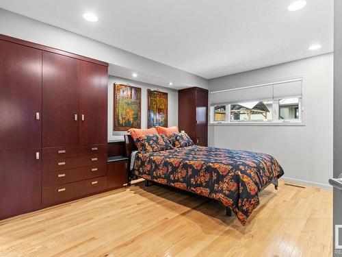 7814 Buena Vista Road, Edmonton, AB - Indoor Photo Showing Bedroom