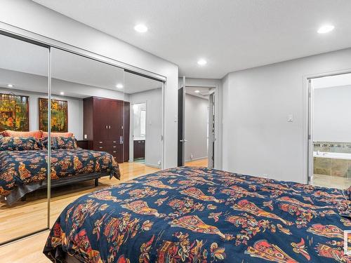 7814 Buena Vista Road, Edmonton, AB - Indoor Photo Showing Bedroom