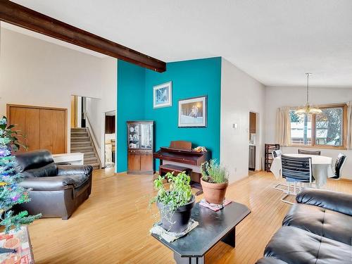 9223 168 Street, Edmonton, AB - Indoor Photo Showing Living Room