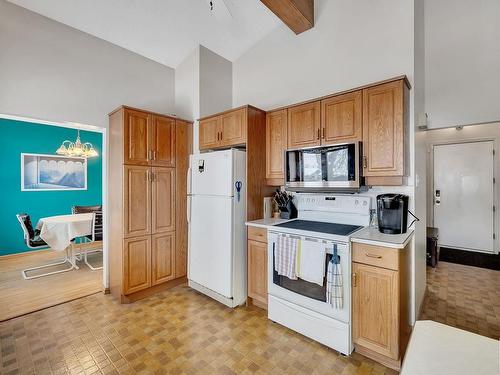 9223 168 Street, Edmonton, AB - Indoor Photo Showing Kitchen