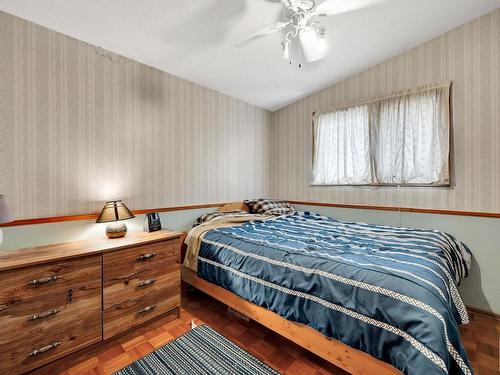 9223 168 Street, Edmonton, AB - Indoor Photo Showing Bedroom