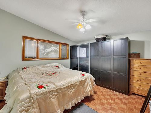 9223 168 Street, Edmonton, AB - Indoor Photo Showing Bedroom