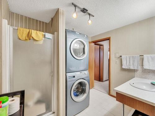 9223 168 Street, Edmonton, AB - Indoor Photo Showing Laundry Room