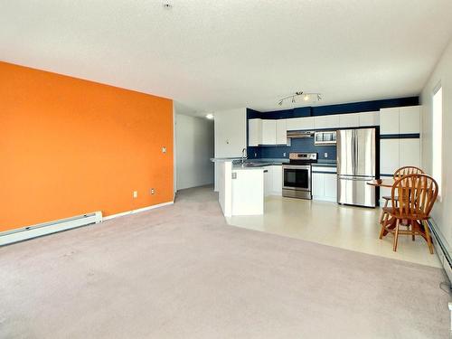 304 11104 109 Avenue, Edmonton, AB - Indoor Photo Showing Kitchen