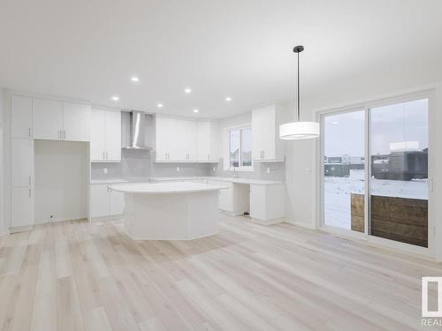 2016 208 Street, Edmonton, AB - Indoor Photo Showing Kitchen