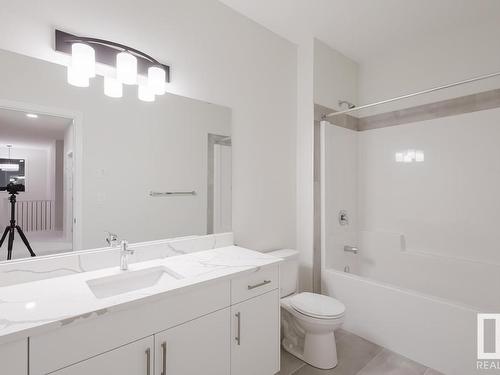 2016 208 Street, Edmonton, AB - Indoor Photo Showing Bathroom