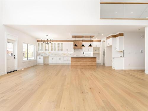 7014 Kiviaq Crescent, Edmonton, AB - Indoor Photo Showing Kitchen