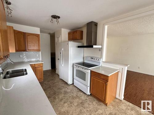 18808 78 Avenue, Edmonton, AB - Indoor Photo Showing Kitchen With Double Sink