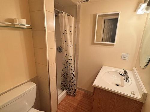 18808 78 Avenue, Edmonton, AB - Indoor Photo Showing Bathroom